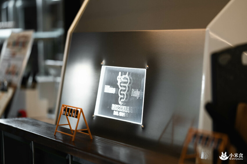 mamonaku cafe｜自強號列車上。與咖啡來場復古合輯🚂｜台中火車站美食｜中區咖啡廳下午茶推薦 - 小米食