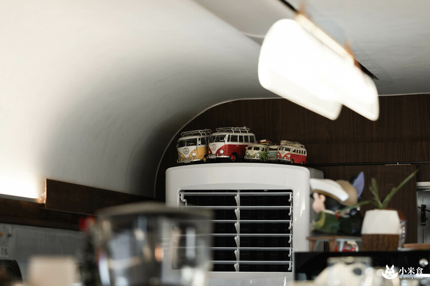 mamonaku cafe｜自強號列車上。與咖啡來場復古合輯🚂｜台中火車站美食｜中區咖啡廳下午茶推薦 - 小米食