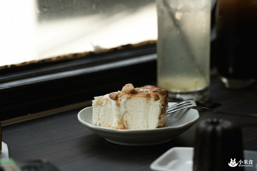 mamonaku cafe｜自強號列車上。與咖啡來場復古合輯🚂｜台中火車站美食｜中區咖啡廳下午茶推薦 - 小米食