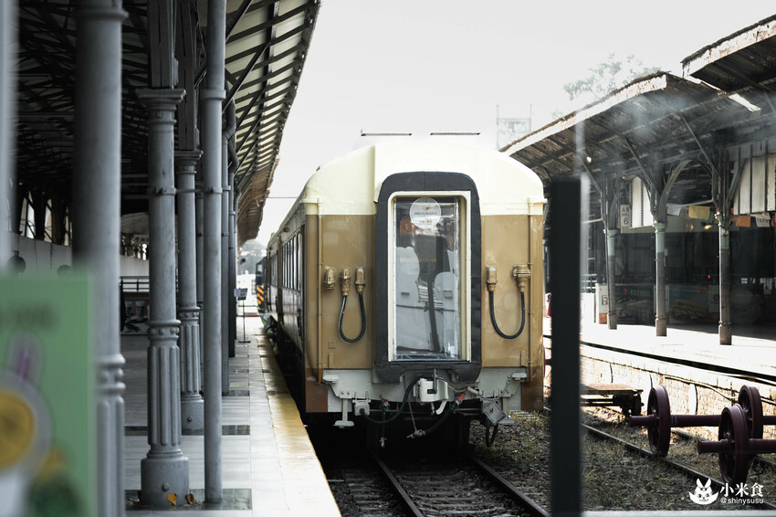 mamonaku cafe｜自強號列車上。與咖啡來場復古合輯🚂｜台中火車站美食｜中區咖啡廳下午茶推薦 - 小米食