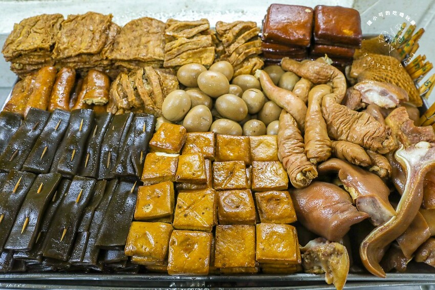 整條街生意最好就這間，食尚玩家推薦蕃茄牛肉麵，我覺得滷味也很強！