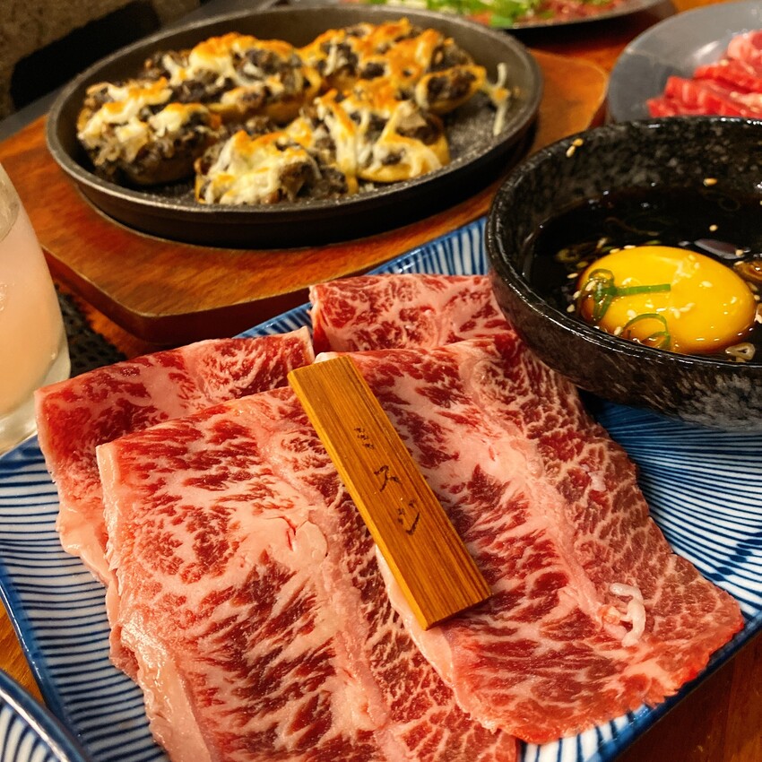 基隆市仁愛區賣炸雞賣出專利？超越日本基隆必訪的炸雞名店 一燔炸雞、歐姆蛋咖哩，酥脆多汁的炸雞口感讓人一吃成主顧