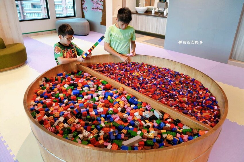 宜蘭礁溪福朋喜來登酒店，烤鴨五吃、無邊際泳池、兒童遊戲室，免