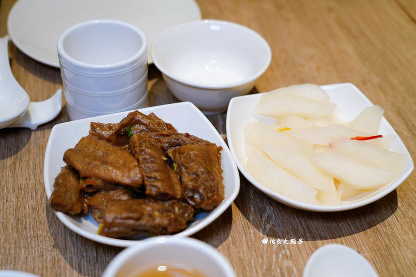 宜蘭礁溪福朋喜來登酒店，烤鴨五吃、無邊際泳池、兒童遊戲室，免