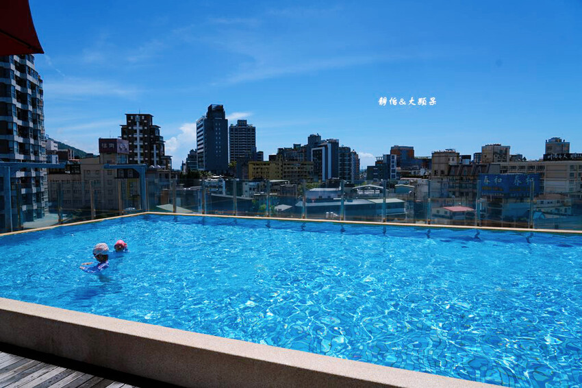 宜蘭礁溪福朋喜來登酒店，烤鴨五吃、無邊際泳池、兒童遊戲室，免