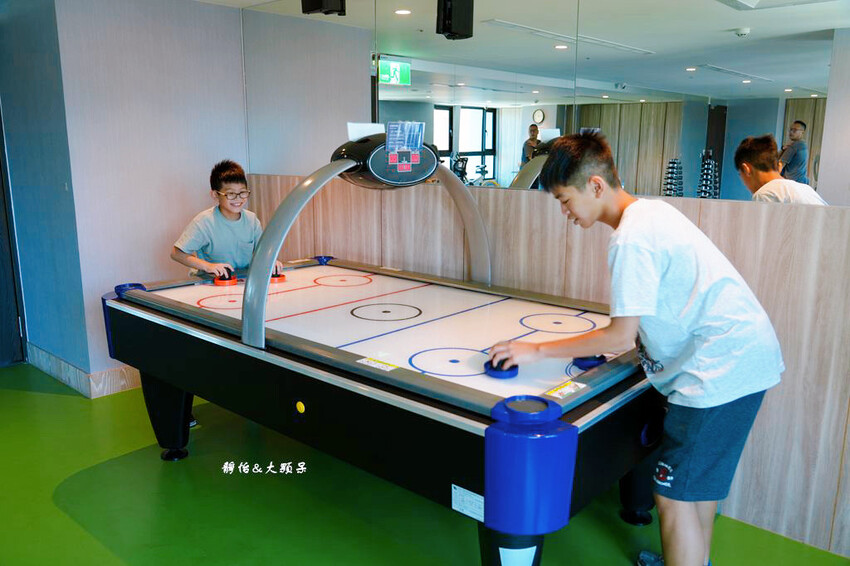 宜蘭礁溪福朋喜來登酒店，烤鴨五吃、無邊際泳池、兒童遊戲室，免