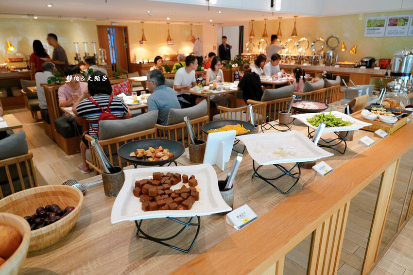 宜蘭礁溪福朋喜來登酒店，烤鴨五吃、無邊際泳池、兒童遊戲室，免