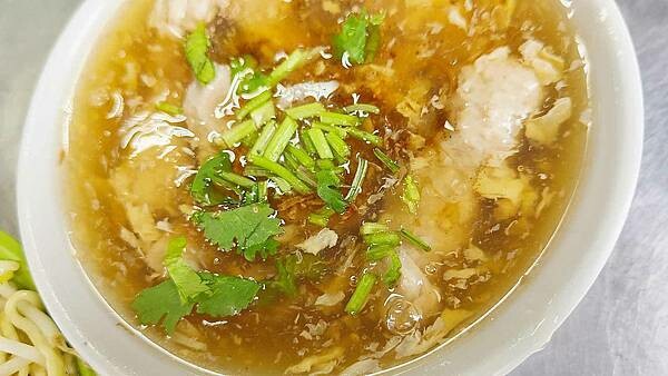 統鮮好滋味|隱藏在巷弄裡爆便宜爆好吃的路邊攤小吃店,汕頭麵必點