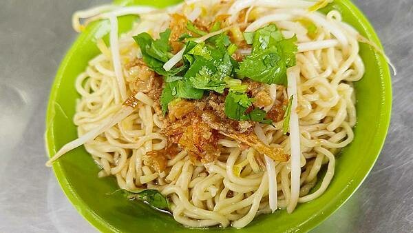 統鮮好滋味|隱藏在巷弄裡爆便宜爆好吃的路邊攤小吃店,汕頭麵必點