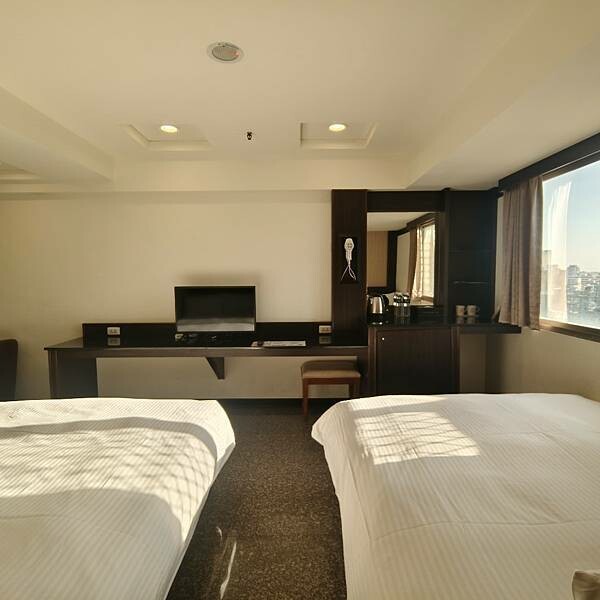 (台中/北區)友愛富豪國際大飯店，鄰近中華夜市&一中商圈，生活機能相當豐富