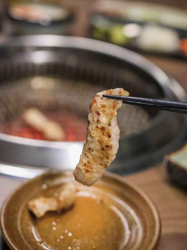 新竹上野村日式燒肉專門店 日本和牛、澳洲和牛套餐式燒肉 桌邊燒肉教學品味肉品完美肉質