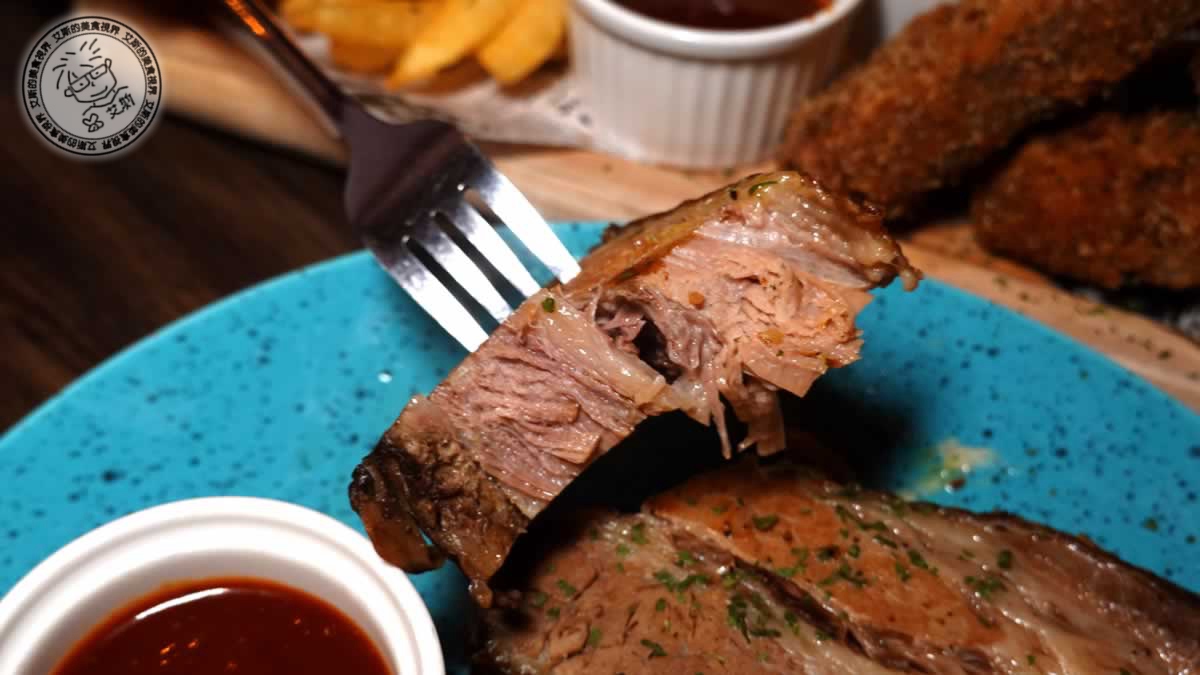 東區早午餐首選！ABV美式餐酒館台北最道地手工漢堡，美式烤肉美味爆棚。