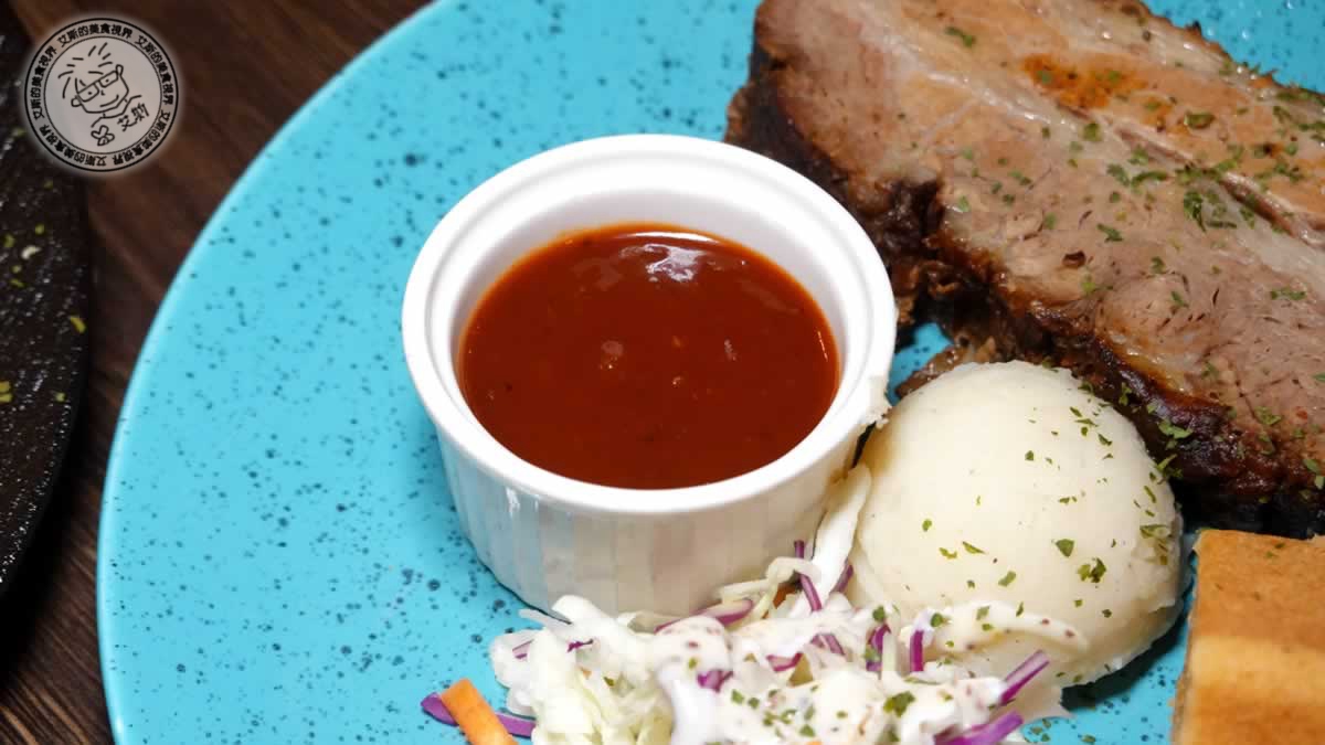 東區早午餐首選！ABV美式餐酒館台北最道地手工漢堡，美式烤肉美味爆棚。