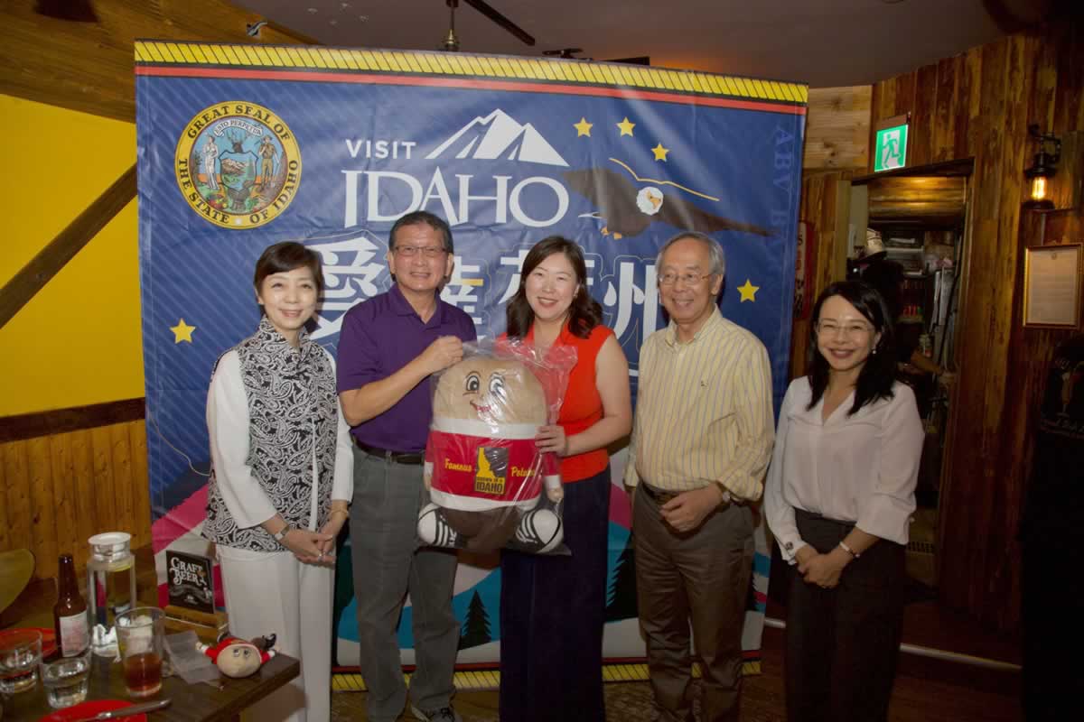東區早午餐首選！ABV美式餐酒館台北最道地手工漢堡，美式烤肉美味爆棚。