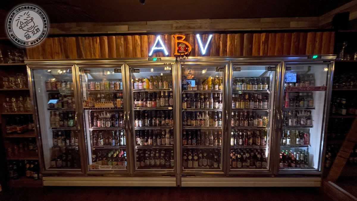 東區早午餐首選！ABV美式餐酒館台北最道地手工漢堡，美式烤肉美味爆棚。