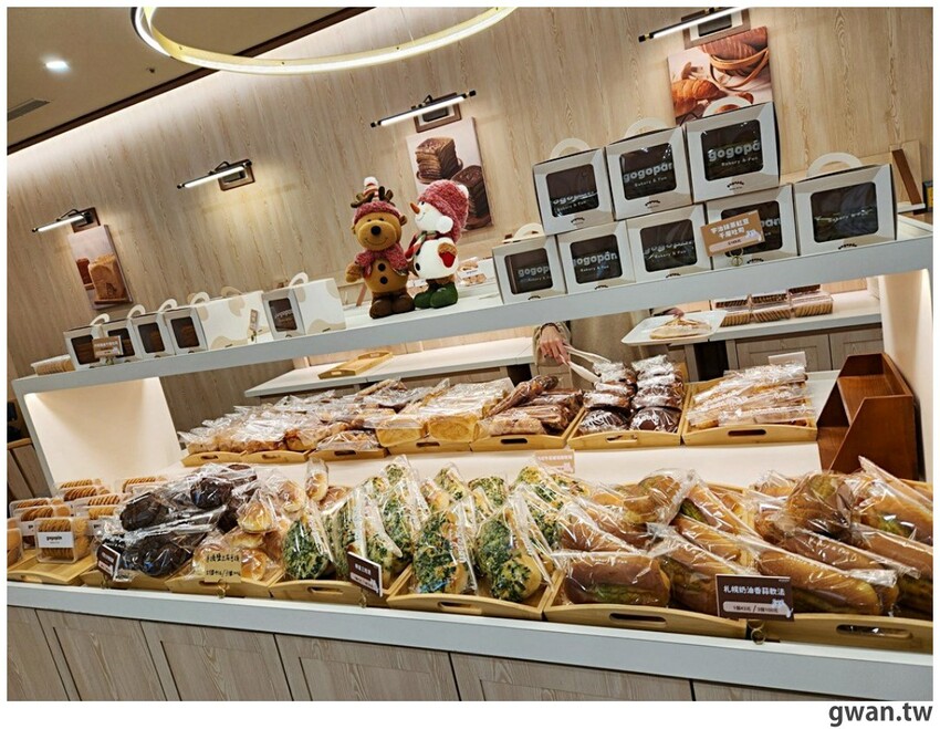 台中超人氣爆漿千層開新店啦!結合早午餐,還有新品買一送一