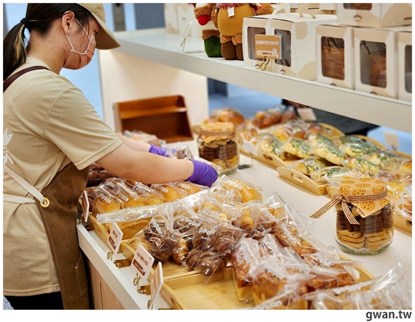 台中超人氣爆漿千層開新店啦!結合早午餐,還有新品買一送一