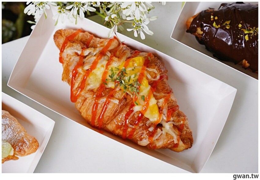 台中超人氣爆漿千層開新店啦!結合早午餐,還有新品買一送一