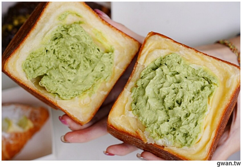 台中超人氣爆漿千層開新店啦!結合早午餐,還有新品買一送一