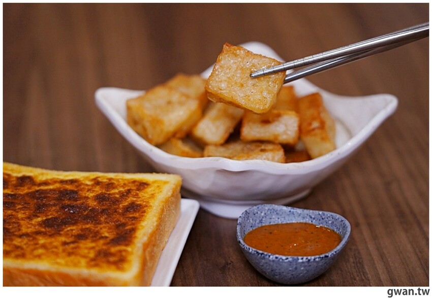 台中超人氣爆漿千層開新店啦!結合早午餐,還有新品買一送一