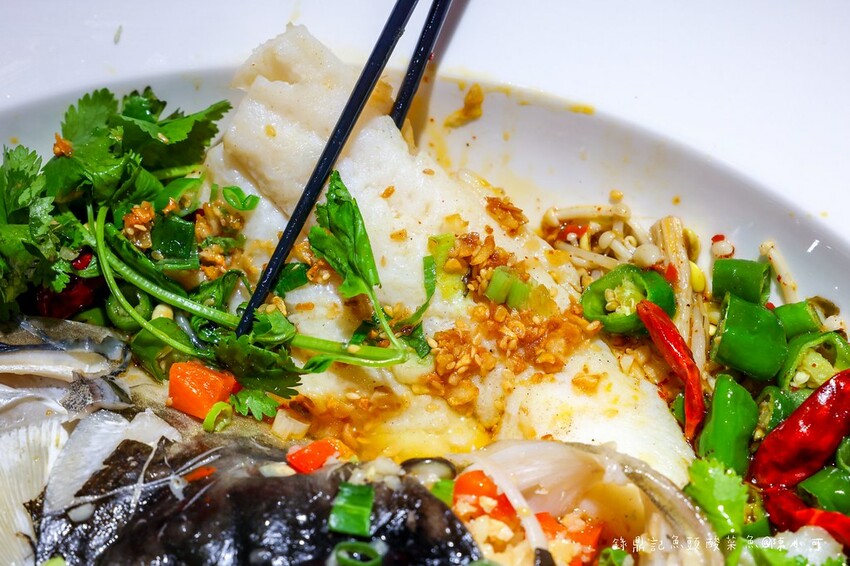 桃園市八德區【桃園酸菜魚】錄鼎記魚頭酸菜魚桃園八德店，一個人也能吃酸菜魚鍋推薦！