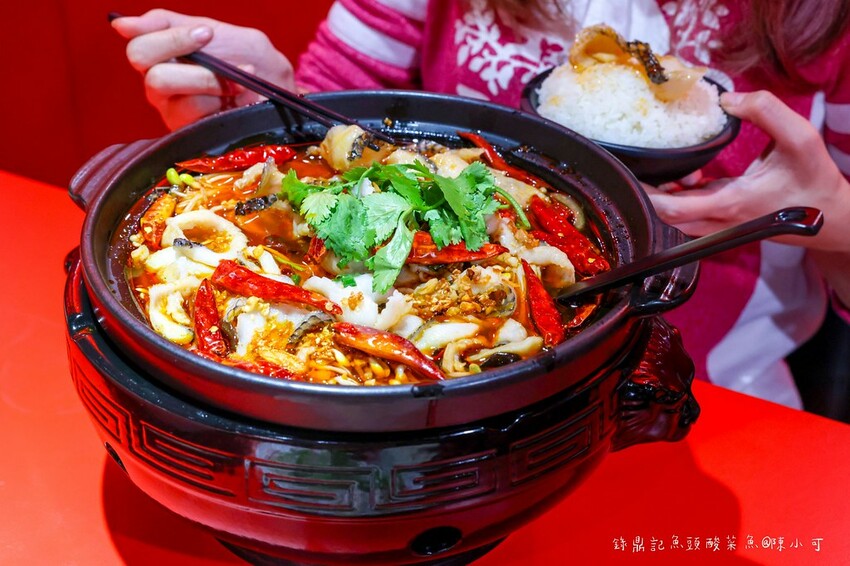 桃園市八德區【桃園酸菜魚】錄鼎記魚頭酸菜魚桃園八德店，一個人也能吃酸菜魚鍋推薦！