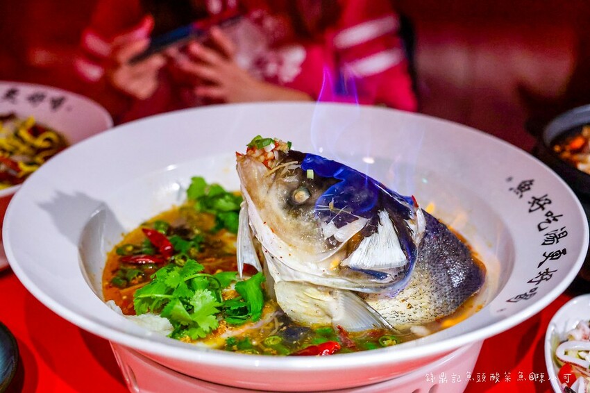 桃園市八德區【桃園酸菜魚】錄鼎記魚頭酸菜魚桃園八德店，一個人也能吃酸菜魚鍋推薦！
