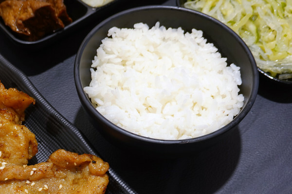 台北市中正區吃得好、吃得飽有古早味紅茶喝到飽還能續飯的飴盛禾烤定食，CP值爆表、物價飆漲也能吃出幸福感的便當店