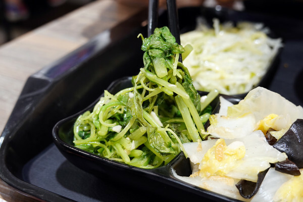 台北市中正區吃得好、吃得飽有古早味紅茶喝到飽還能續飯的飴盛禾烤定食，CP值爆表、物價飆漲也能吃出幸福感的便當店