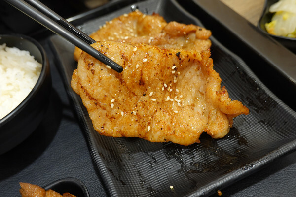 台北市中正區吃得好、吃得飽有古早味紅茶喝到飽還能續飯的飴盛禾烤定食，CP值爆表、物價飆漲也能吃出幸福感的便當店