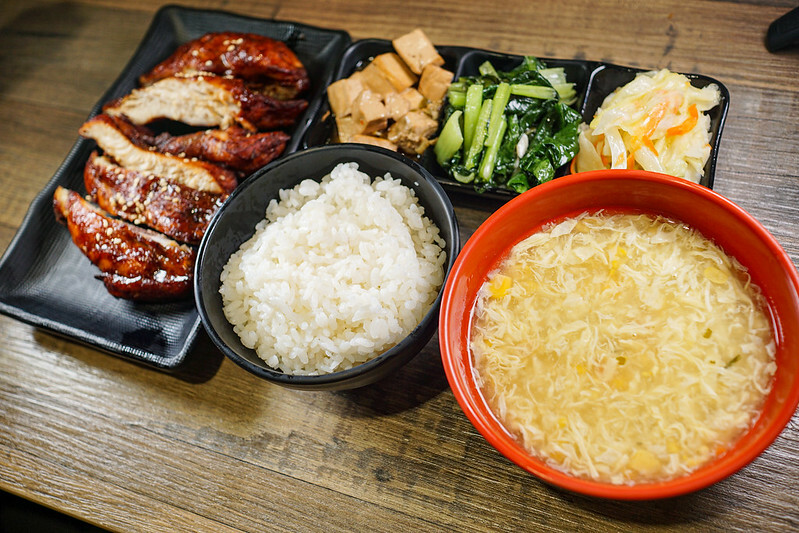 捷運中正紀念堂站美食！過飴盛禾烤定食建中人私藏愛店，秘醬烤肉定食日本米免費加。