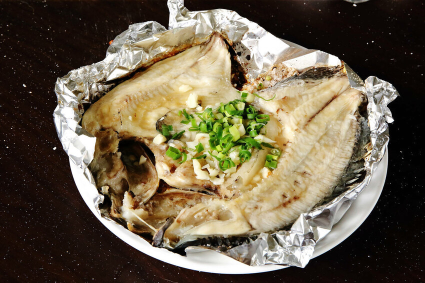 嘉義烤蚵吃到飽推薦！東石蚵王烤鮮蚵吃到飽，每人只要200元，