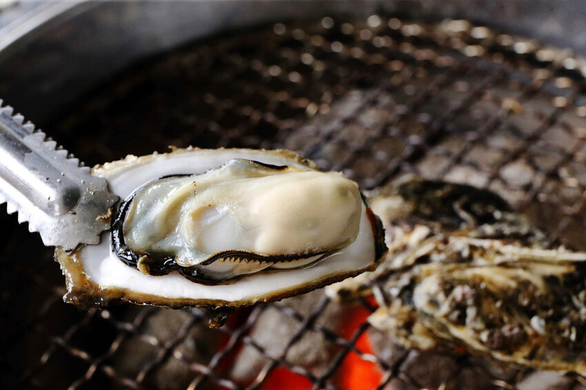 必吃嘉義在地小吃推薦:東石蚵王烤鮮蚵吃到飽/ WalkerLand窩客島整理提供 未經許可不可轉載 必吃嘉義在地小吃推薦:東石蚵王烤鮮蚵吃到飽/ WalkerLand窩客島整理提供 未經許可不可轉載