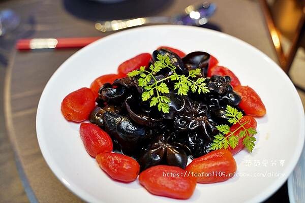 台北婚宴場地推薦【台北漢來大飯店宴會廳】天空森林戶外教堂|無邊際泳池|五星飯店婚宴場地|台北南港最美天際線 (17).JPG