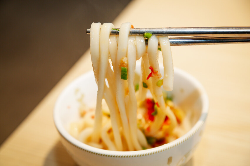 桃園市桃園區季節限定鍋底蒜香胡椒鍋新上市!超激省優惠券點主餐免費享用蛋餃or蔥香小丸子~滿額加送雪花牛肉．石二鍋