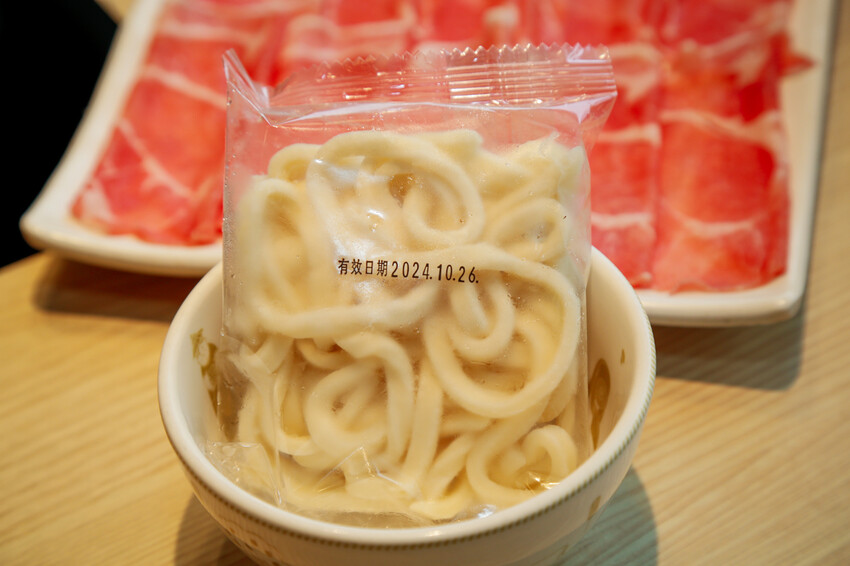 桃園市桃園區季節限定鍋底蒜香胡椒鍋新上市!超激省優惠券點主餐免費享用蛋餃or蔥香小丸子~滿額加送雪花牛肉．石二鍋