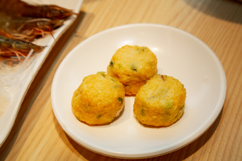 桃園市桃園區季節限定鍋底蒜香胡椒鍋新上市!超激省優惠券點主餐免費享用蛋餃or蔥香小丸子~滿額加送雪花牛肉．石二鍋