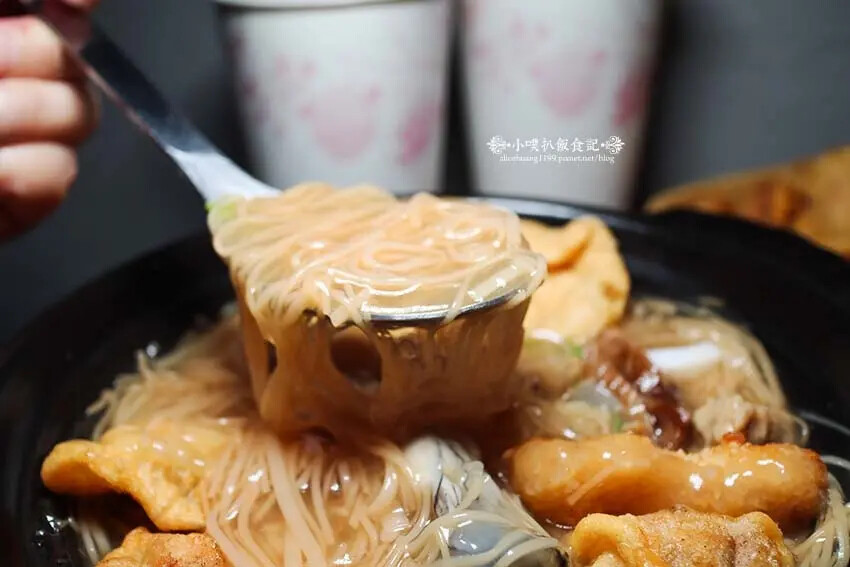 【中和美食】『賴桑透抽蚵仔麵線 中和店』近中和站/澎派浮誇麵