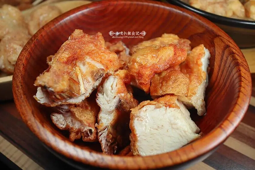 【中和美食】『賴桑透抽蚵仔麵線 中和店』近中和站/澎派浮誇麵