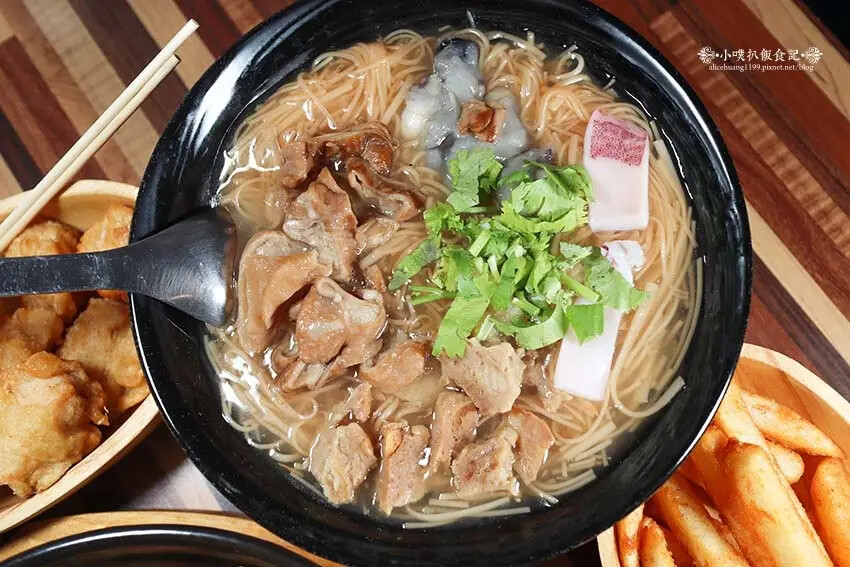 【中和美食】『賴桑透抽蚵仔麵線 中和店』近中和站/澎派浮誇麵