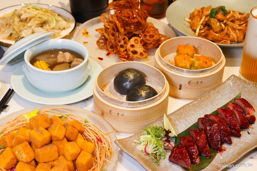 最美時尚粵菜餐廳~點八餐飲集團全台第一家粵菜餐廳在台南，『秘製黑叉燒』肥嫩好銷魂; LV級『黑金爆漿流沙包』必嚐「點八粵」台南Focus店 @台南好Food遊