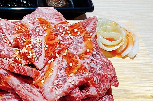 浜江燒肉│日本競標A5和牛整頭空運來台,和牛九宮格一頭入魂,一次品嘗九種部位,還有吃巧克力長大的日本巧克力翼板和牛,推薦吃過最厲害的和牛燒肉店,蘆洲燒肉推薦-38.jpg 浜江燒肉│日本競標A5和牛整頭空運來台,和牛九宮格一頭入魂,一次品嘗九種部位,還有吃巧克力長大的日本巧克力翼板和牛,推薦吃過最厲害的和牛燒肉店,蘆洲燒肉推薦-38.jpg