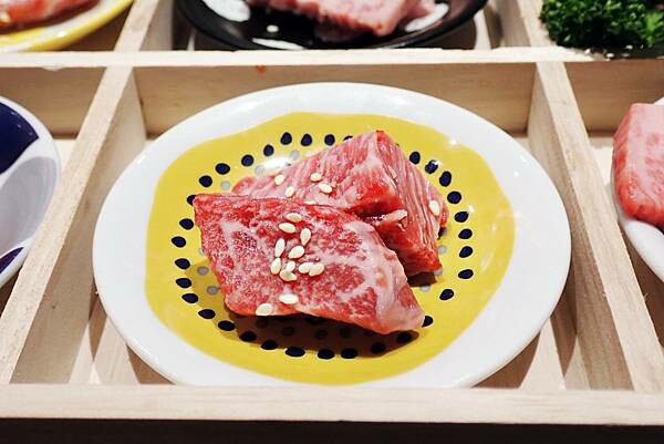 浜江燒肉│日本競標A5和牛整頭空運來台,和牛九宮格一頭入魂,一次品嘗九種部位,還有吃巧克力長大的日本巧克力翼板和牛,推薦吃過最厲害的和牛燒肉店,蘆洲燒肉推薦-81.jpg 浜江燒肉│日本競標A5和牛整頭空運來台,和牛九宮格一頭入魂,一次品嘗九種部位,還有吃巧克力長大的日本巧克力翼板和牛,推薦吃過最厲害的和牛燒肉店,蘆洲燒肉推薦-81.jpg