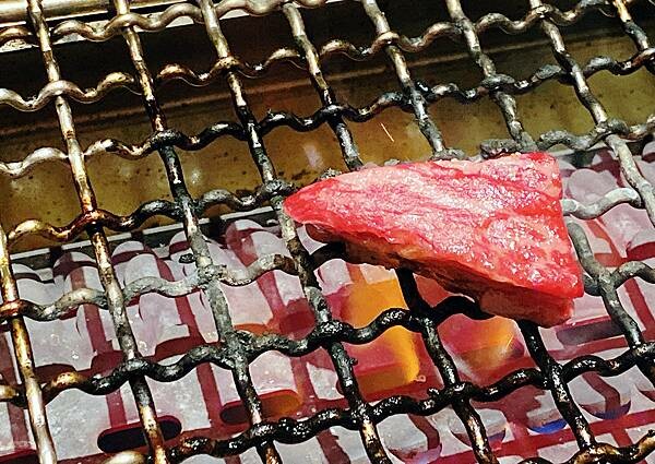 浜江燒肉│日本競標A5和牛整頭空運來台,和牛九宮格一頭入魂,一次品嘗九種部位,還有吃巧克力長大的日本巧克力翼板和牛,推薦吃過最厲害的和牛燒肉店,蘆洲燒肉推薦-83.jpg 浜江燒肉│日本競標A5和牛整頭空運來台,和牛九宮格一頭入魂,一次品嘗九種部位,還有吃巧克力長大的日本巧克力翼板和牛,推薦吃過最厲害的和牛燒肉店,蘆洲燒肉推薦-83.jpg