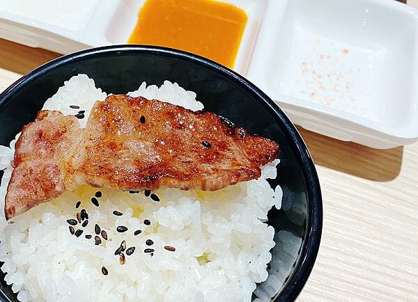 浜江燒肉│日本競標A5和牛整頭空運來台,和牛九宮格一頭入魂,一次品嘗九種部位,還有吃巧克力長大的日本巧克力翼板和牛,推薦吃過最厲害的和牛燒肉店,蘆洲燒肉推薦-68.jpg 浜江燒肉│日本競標A5和牛整頭空運來台,和牛九宮格一頭入魂,一次品嘗九種部位,還有吃巧克力長大的日本巧克力翼板和牛,推薦吃過最厲害的和牛燒肉店,蘆洲燒肉推薦-68.jpg