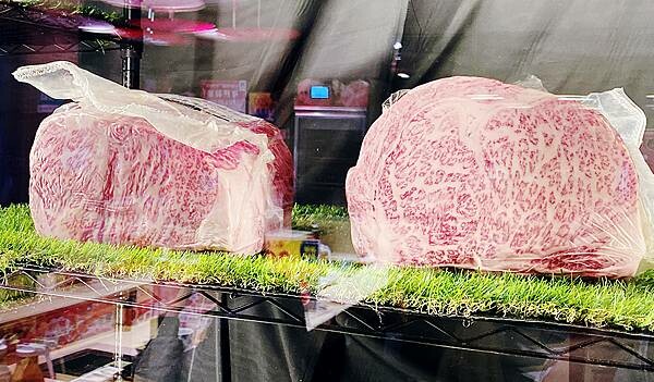 浜江燒肉│日本競標A5和牛整頭空運來台,和牛九宮格一頭入魂,一次品嘗九種部位,還有吃巧克力長大的日本巧克力翼板和牛,推薦吃過最厲害的和牛燒肉店,蘆洲燒肉推薦-46.jpg 浜江燒肉│日本競標A5和牛整頭空運來台,和牛九宮格一頭入魂,一次品嘗九種部位,還有吃巧克力長大的日本巧克力翼板和牛,推薦吃過最厲害的和牛燒肉店,蘆洲燒肉推薦-46.jpg