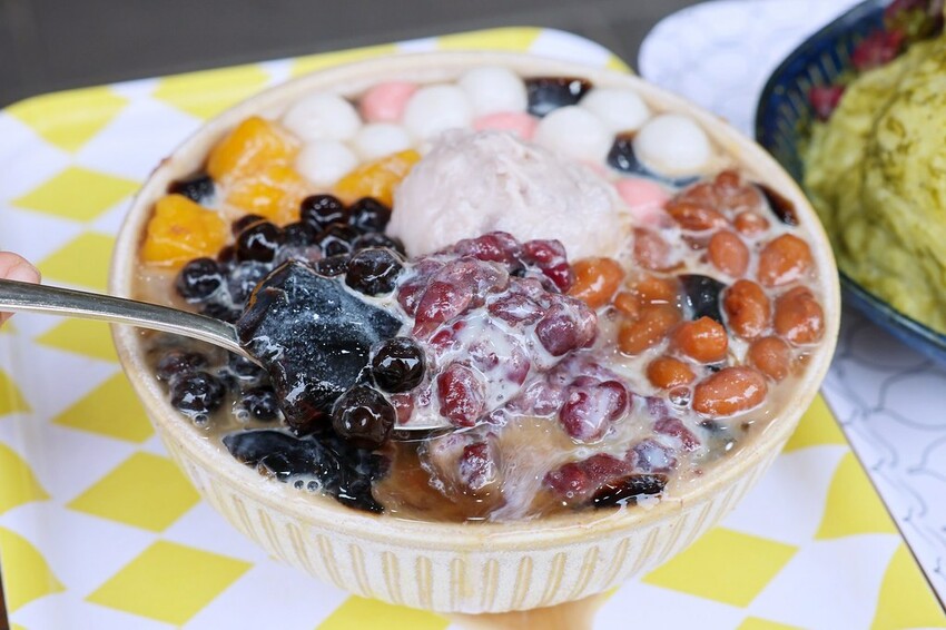 新北市新莊區【台北冰店】大碗公冰．甜品-新莊富國店，新北刨冰推薦！