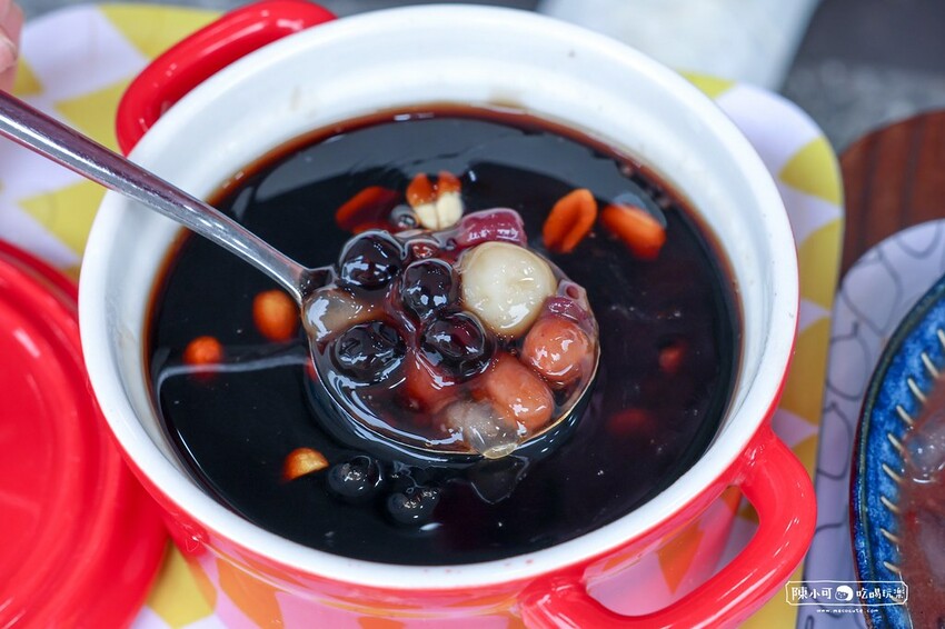 新北市新莊區【台北冰店】大碗公冰．甜品-新莊富國店，新北刨冰推薦！