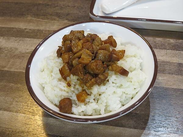 嘉義市東區嘉義美食 嘉義火鍋吃到飽推薦【肉食主義】精緻鍋物 鮮美食材豐富湯頭 自助吧蔬菜火鍋料及飲料冰品無限暢飲