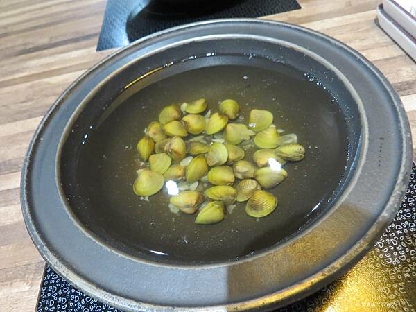 嘉義市東區嘉義美食 嘉義火鍋吃到飽推薦【肉食主義】精緻鍋物 鮮美食材豐富湯頭 自助吧蔬菜火鍋料及飲料冰品無限暢飲